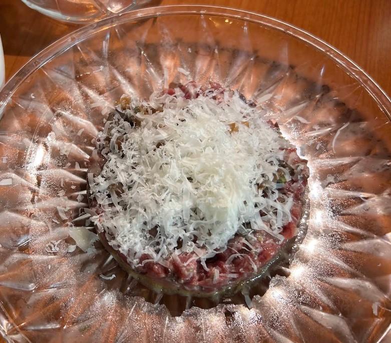 Beef tartare, plat signature de Cadet